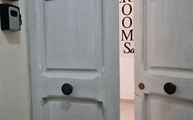 Diaz Rooms